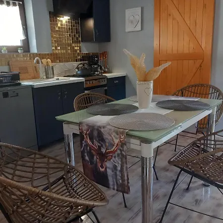 Szmerkowa Chatynka Z Kominkiem I Jacuzzi W Karkonoszach *