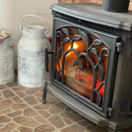 Szmerkowa Chatynka Z Kominkiem I Jacuzzi W Karkonoszach Кемпинг