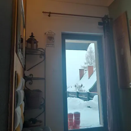 Szmerkowa Chatynka Z Kominkiem I Jacuzzi W Karkonoszach Любавка