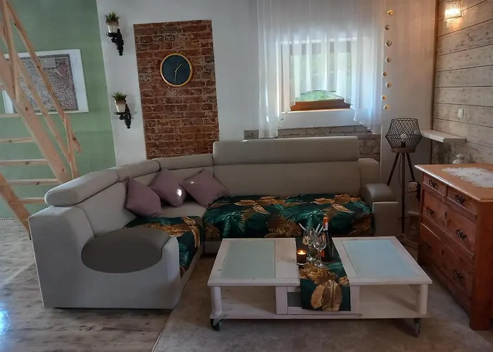 Szmerkowa Chatynka Z Kominkiem I Jacuzzi W Karkonoszach Campingplatz Lubawka