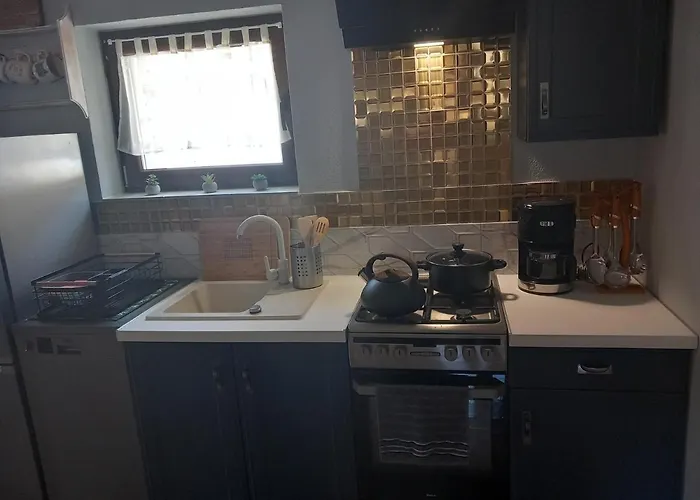 Szmerkowa Chatynka Z Kominkiem I Jacuzzi W Karkonoszach *