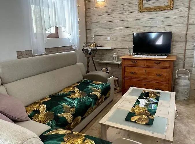 Szmerkowa Chatynka Z Kominkiem I Jacuzzi W Karkonoszach *