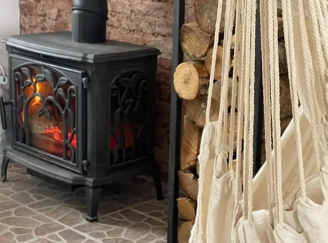 Szmerkowa Chatynka Z Kominkiem I Jacuzzi W Karkonoszach Kemping *