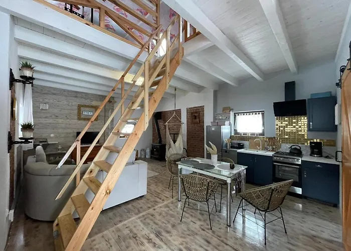 Szmerkowa Chatynka Z Kominkiem I Jacuzzi W Karkonoszach Kamp alanı